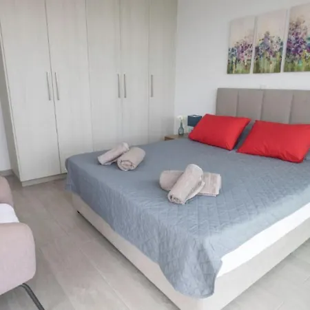 Mylos Luxury 3 Bed With Private Pool *