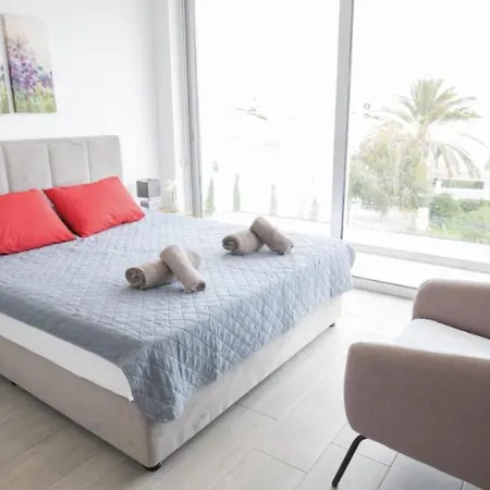 Villa Mylos Luxury 3 Bed With Private Pool