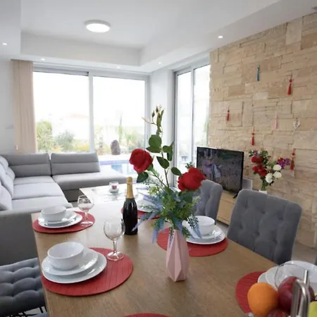 Villa Mylos Luxury 3 Bed With Private Pool